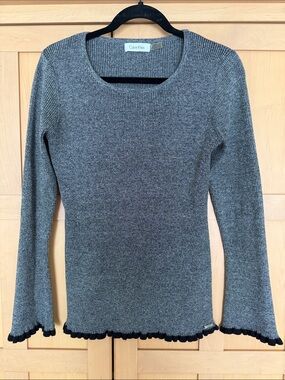 CALVIN KLEIN Gray Ribbed Long-Sleeve Top with Black Ruffle Trim